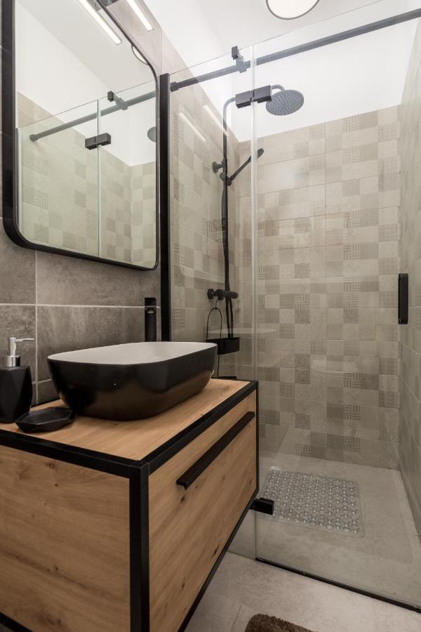 Zid Apartman Opatija Bagian luar foto